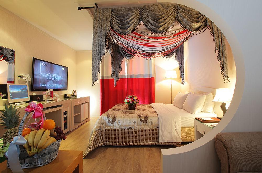 Airport Hotel